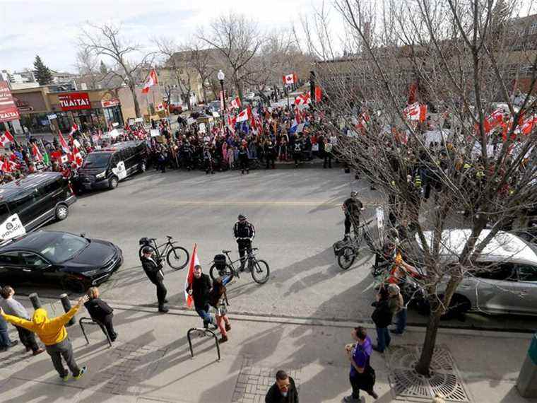 Alors que les tensions bouillonnent, la police est critiquée pour avoir géré les manifestations hebdomadaires de Beltline