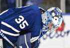 Petr Mrazek, à son meilleur niveau, n'est pas un gardien vainqueur de la Coupe Stanley.  Il n'est peut-être pas, à ce stade troublé de sa carrière plutôt ordinaire, un gardien de calibre NHL, écrit Steve Simmons. 