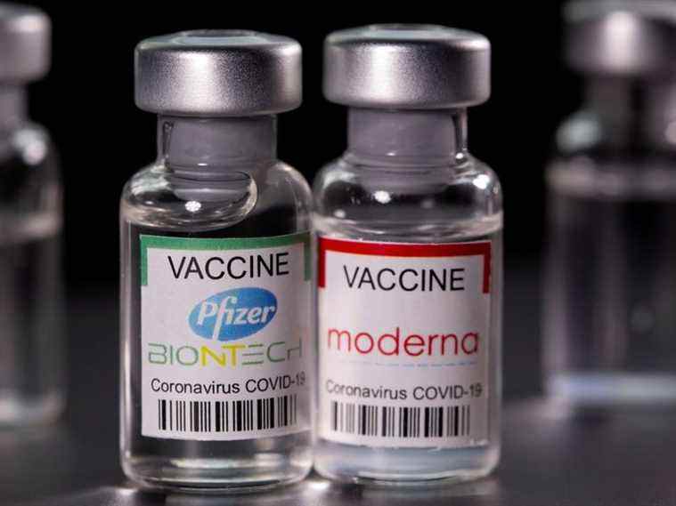 Les principaux dirigeants de Pfizer et de Moderna divergent sur le quatrième besoin de vaccin COVID