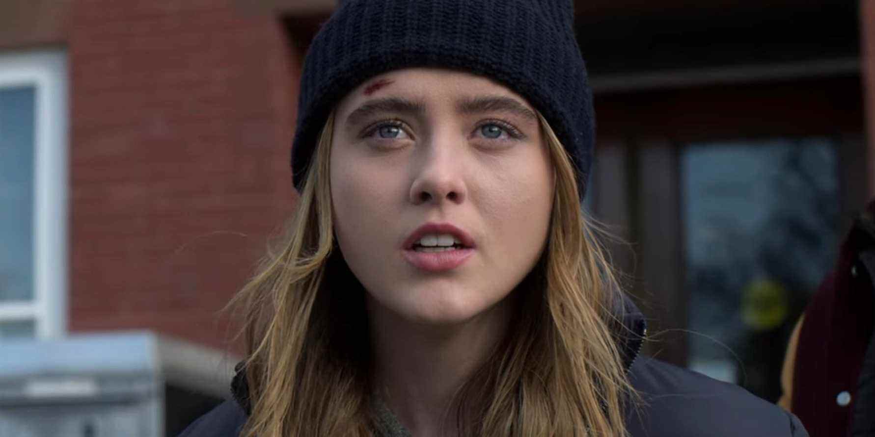 Kathryn Newton comme Allie dans la société