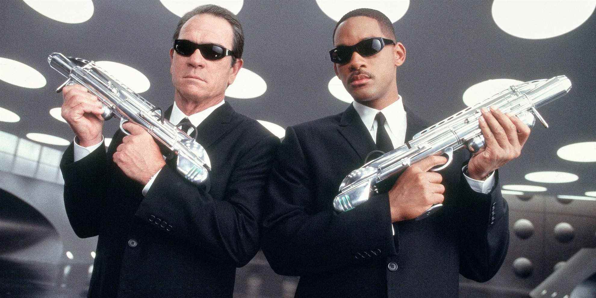 Tommy-Lee-Jones-et-Will-Smith-comme-agents-K-et-J-dans-Men-in-Black-Pair