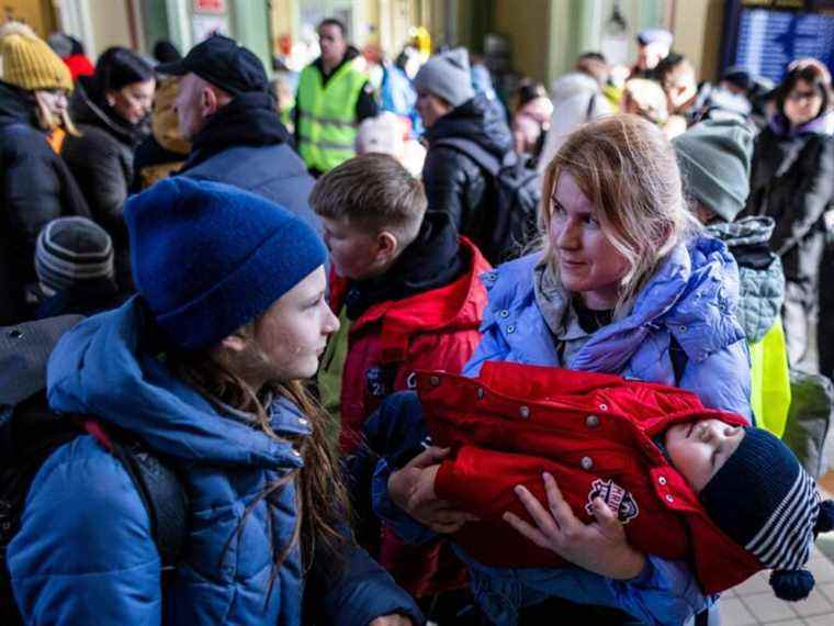 Le programme canadien pour les réfugiés d’urgence pourrait accueillir des millions d’Ukrainiens : ministre