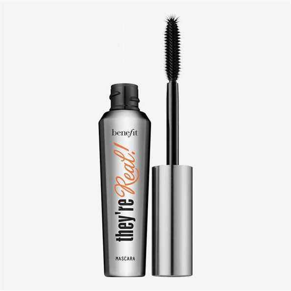 Benefit Cosmetics Ils sont réels !  Mascara allongeant et volumateur