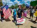 Un rassemblement anti-masque et anti-vaccin dans le New Hampshire, aux États-Unis