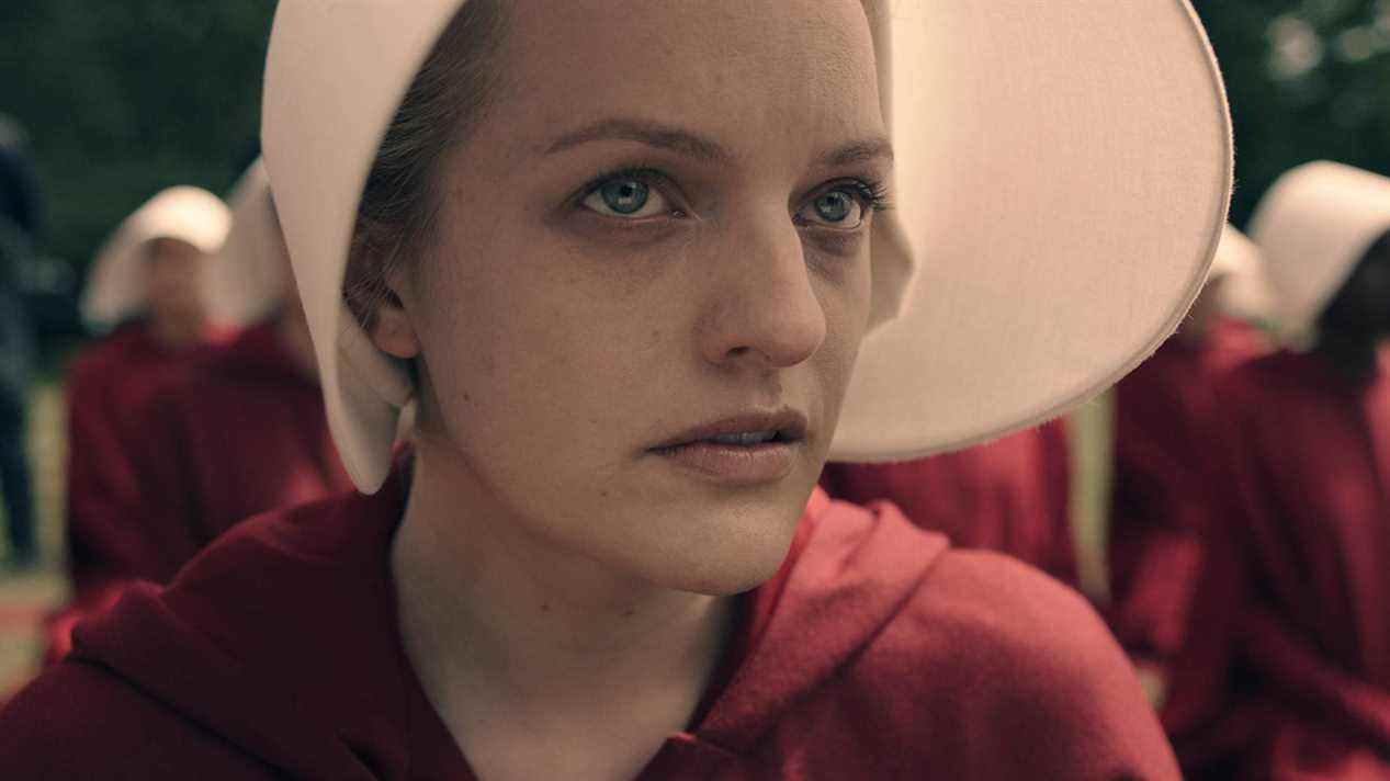 Elisabeth Moss dans Le conte de la servante.