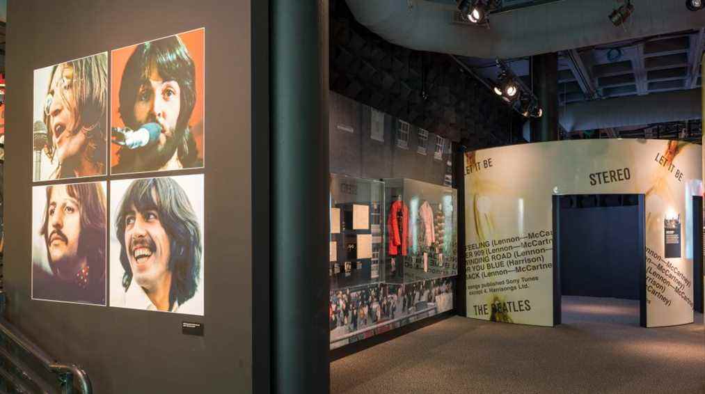 À l'intérieur de l'exposition Rock Hall « Get Back to Let It Be » des Beatles : instruments vintage, immersion moderne et imperméable de Ringo Les plus populaires doivent être lus
	
	
