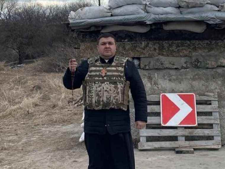 « Là où il y a Dieu, il y a la victoire » : un prêtre canadien est aumônier de la défense territoriale dans une Ukraine ravagée par la guerre