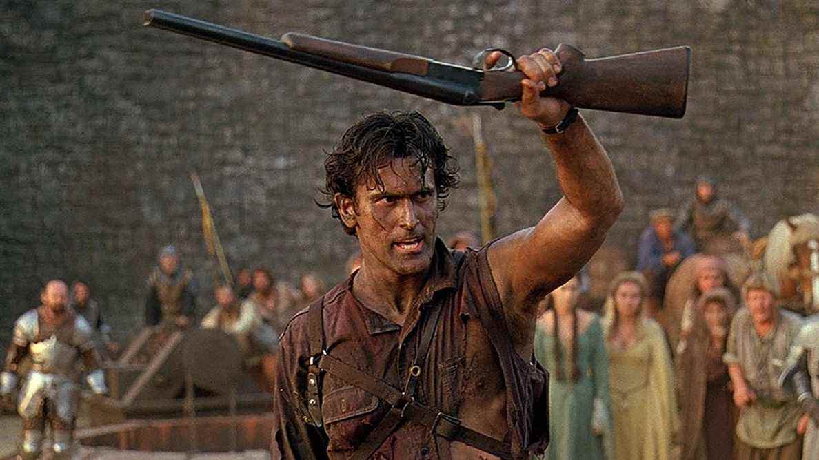 Ash tient sa perche dans Army of Darkness