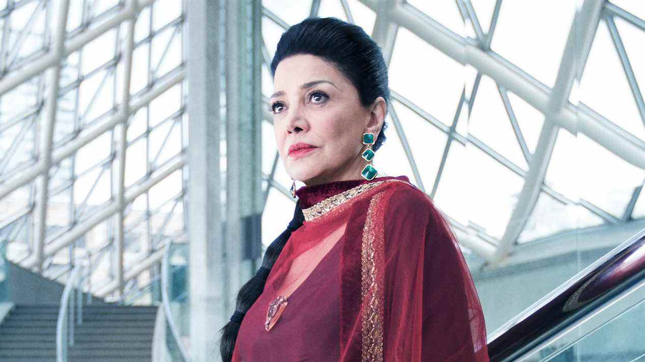 Shohreh Aghdashloo dans le rôle de Chrisjen Avasarala dans The Expanse