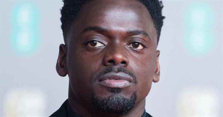 Le "stratège de vie" présumé de Daniel Kaluuya s'exprime et vend des talismans
