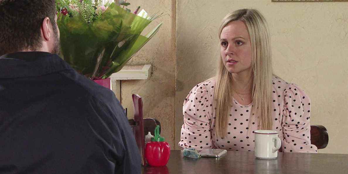 Tina O'Brien de Coronation Street révèle une erreur sur le plateau avec sa co-star

