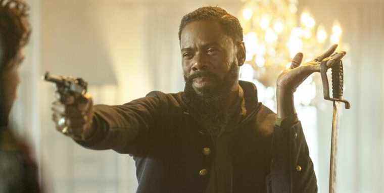 La star de Fear the Walking Dead explique quand le spectacle devrait se terminer

