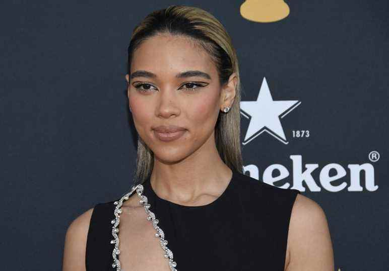 Alexandra Shipp arrive à la 5e cérémonie annuelle des HCA Film Awards qui s'est tenue à l'Avalon Hollywood à Los Angeles, en Californie, le lundi 28 février 2022. (Photo de Athanlee B. Mirador/Sipa USA)(Sipa via AP Images)