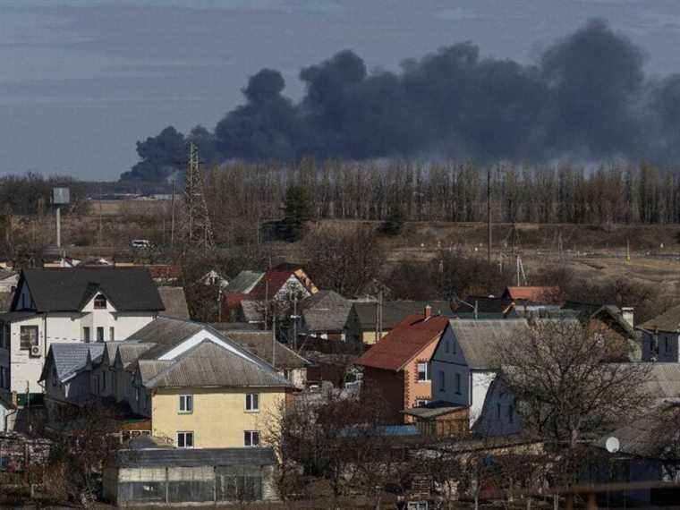 Les troupes russes se déchaînent, pillent les maisons et tirent au hasard