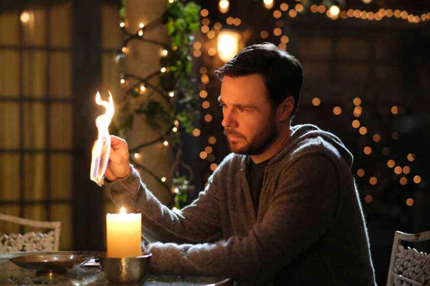 Rupert Evans dans le rôle de Harry Greenwood dans Charmed