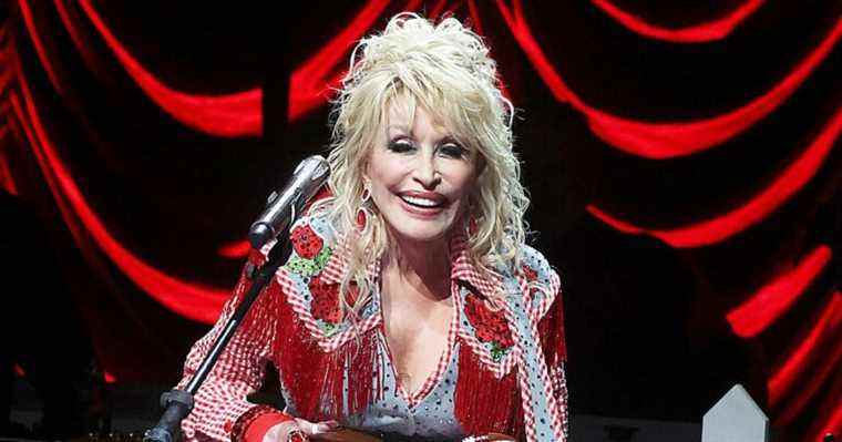 Dolly Parton jouera dans l'adaptation cinématographique de son album-livre-podcast Run, Rose, Run
