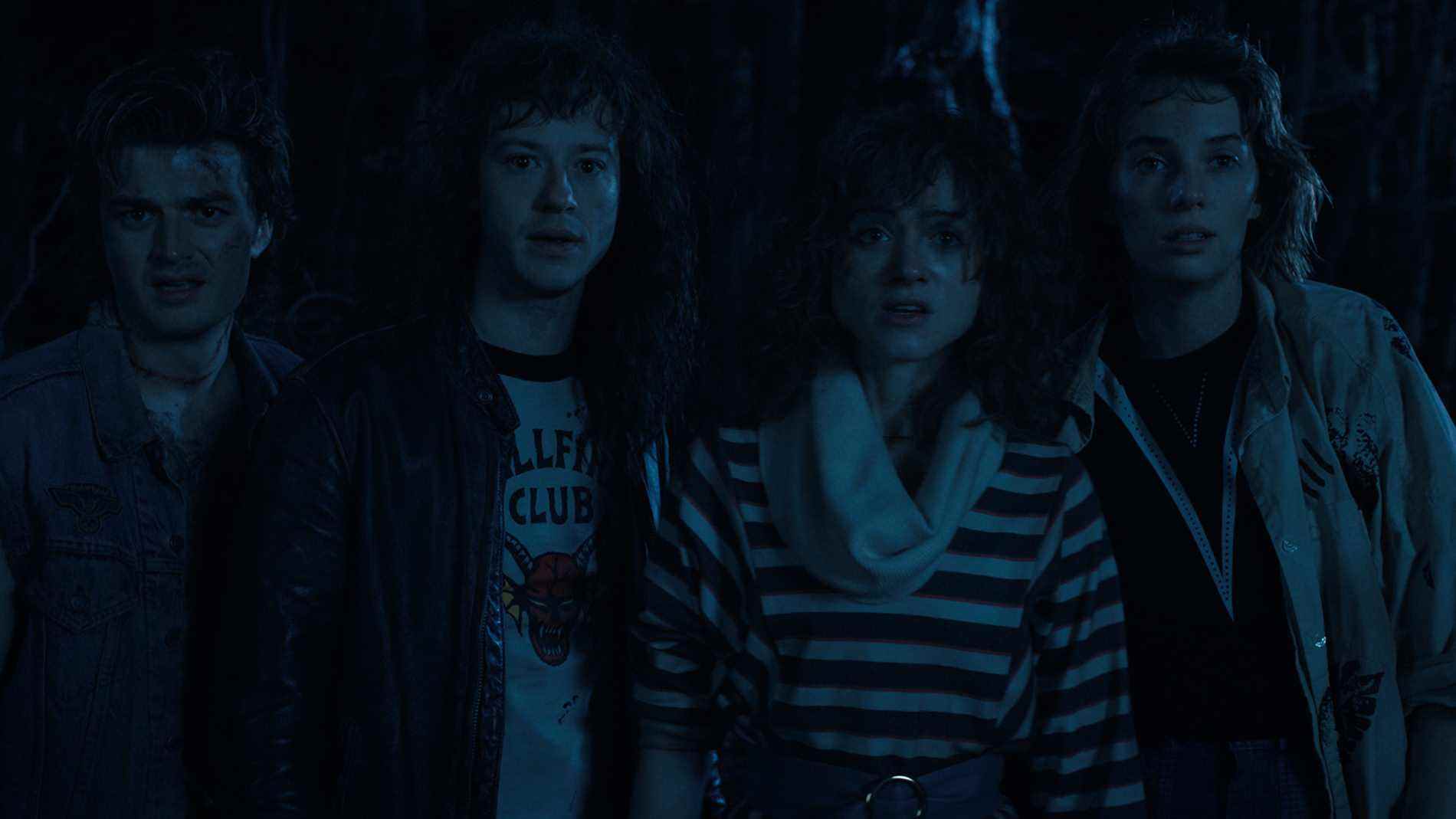 Steve, Eddie, Robin et Nancy rencontrent apparemment un monstre dans Stranger Things 4