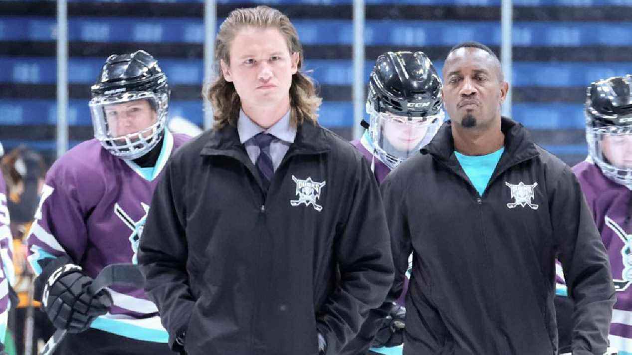 L'un des personnages principaux de The Mighty Ducks: Game Changers.