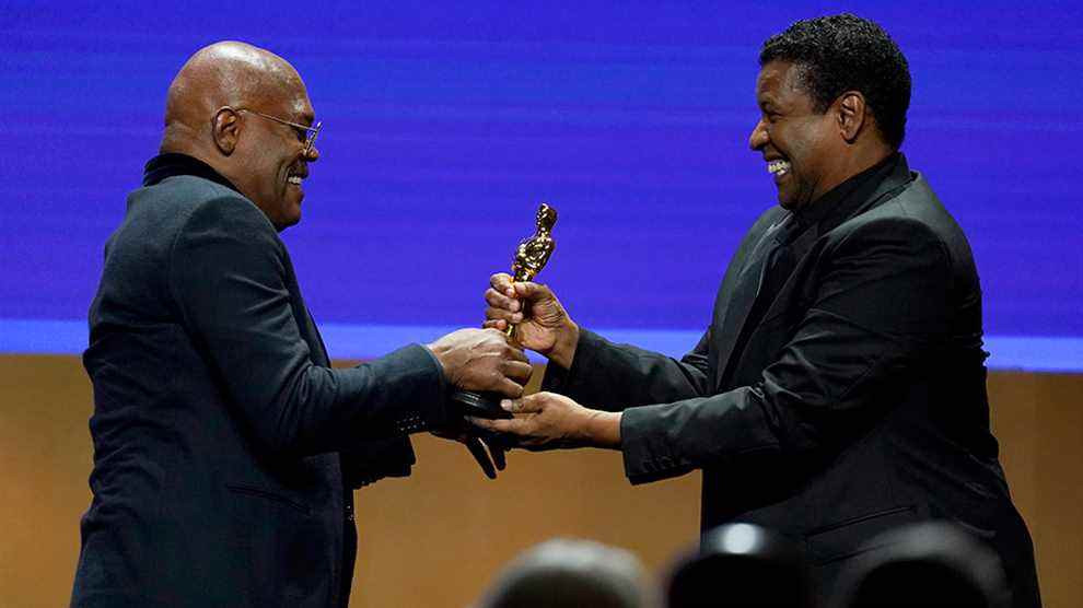 Elaine May apporte les rires, Samuel L. Jackson et Danny Glover apportent les larmes aux Governors Awards Les plus populaires doivent être lus Inscrivez-vous aux newsletters Variety Plus de nos marques
	
	
