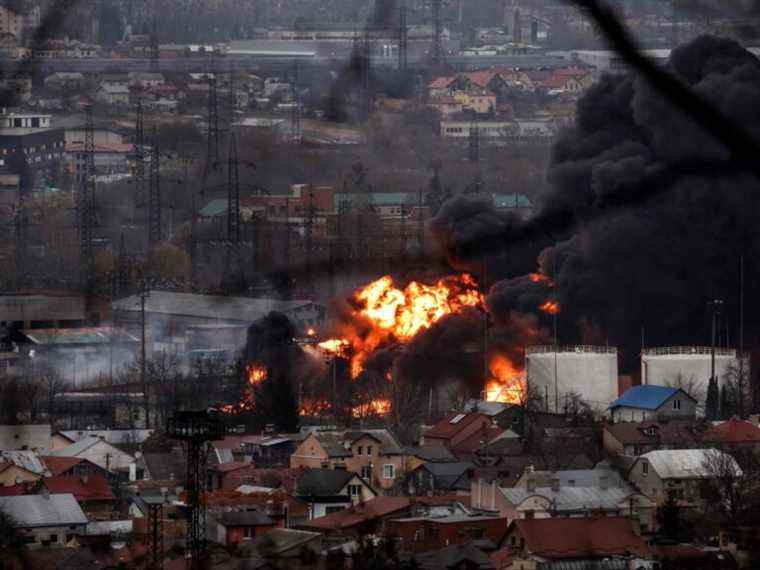 Plusieurs roquettes ont frappé la ville de Lviv dans l’ouest de l’Ukraine