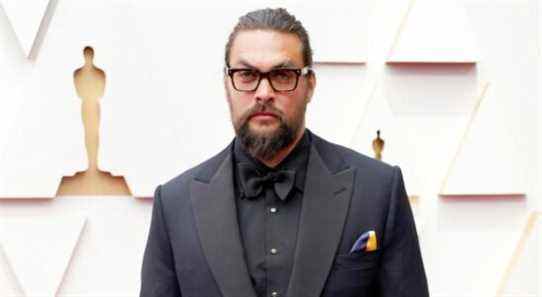 Jason Momoa d'Aquaman laisse les téléspectateurs des Oscars confus après avoir roté sur scène