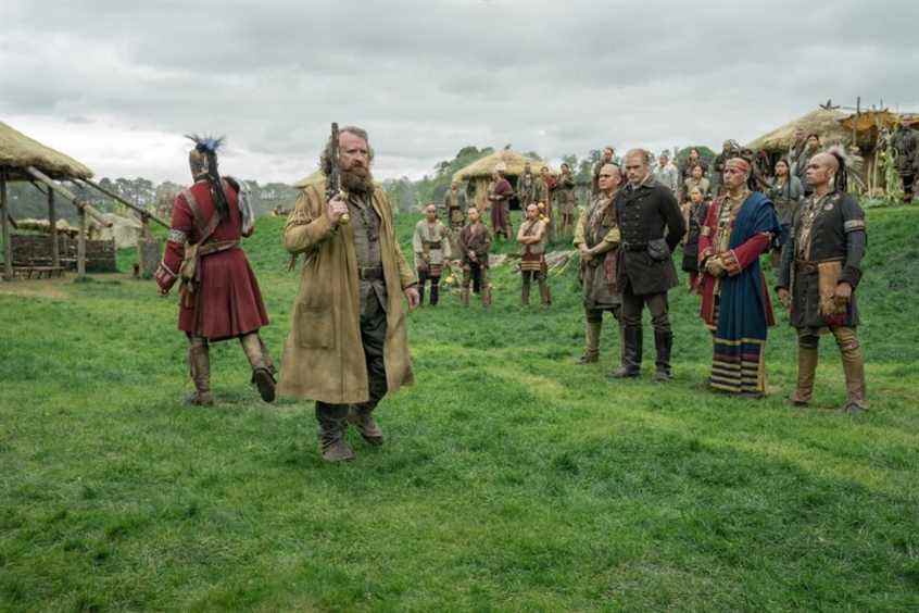 Outlander Saison 6 Michael Geary, Braeden Clarke et Sam Heughan 