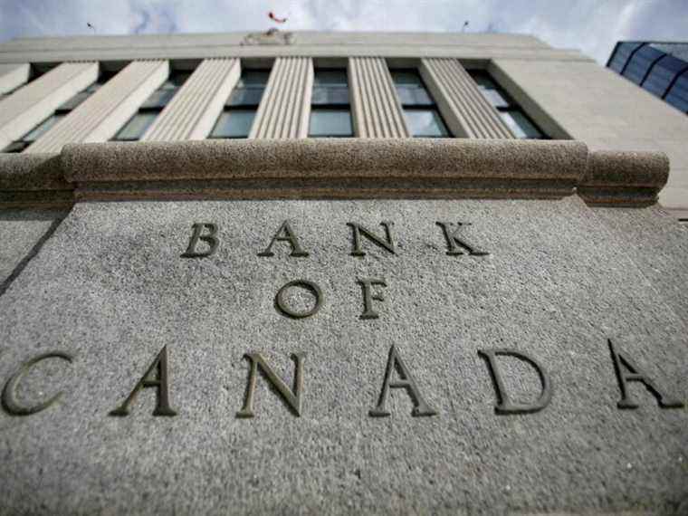 Les économistes prédisent plusieurs hausses de taux d’un demi-point par la Banque du Canada