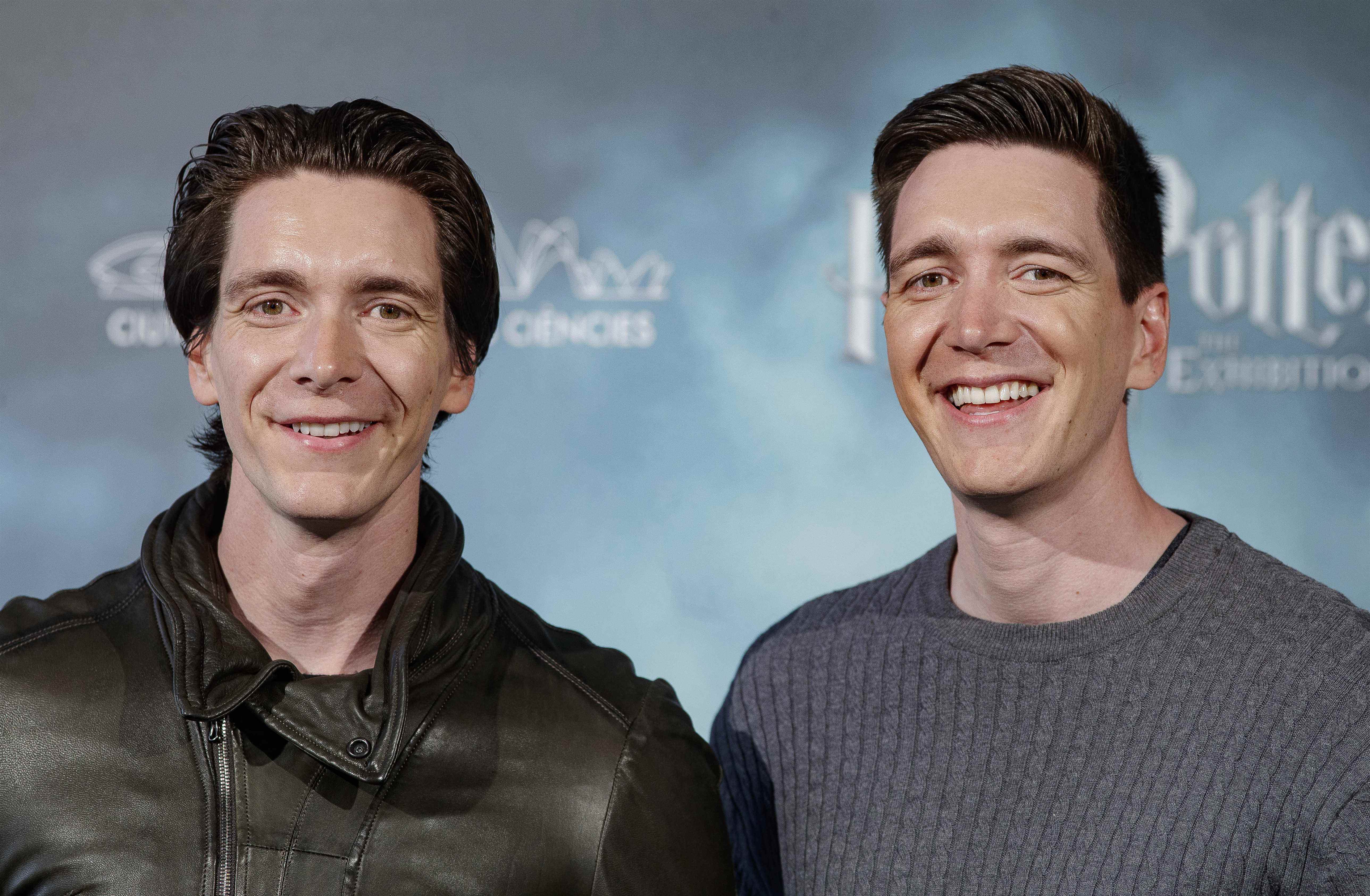 James Phelps et Oliver Phelps assistent à la 