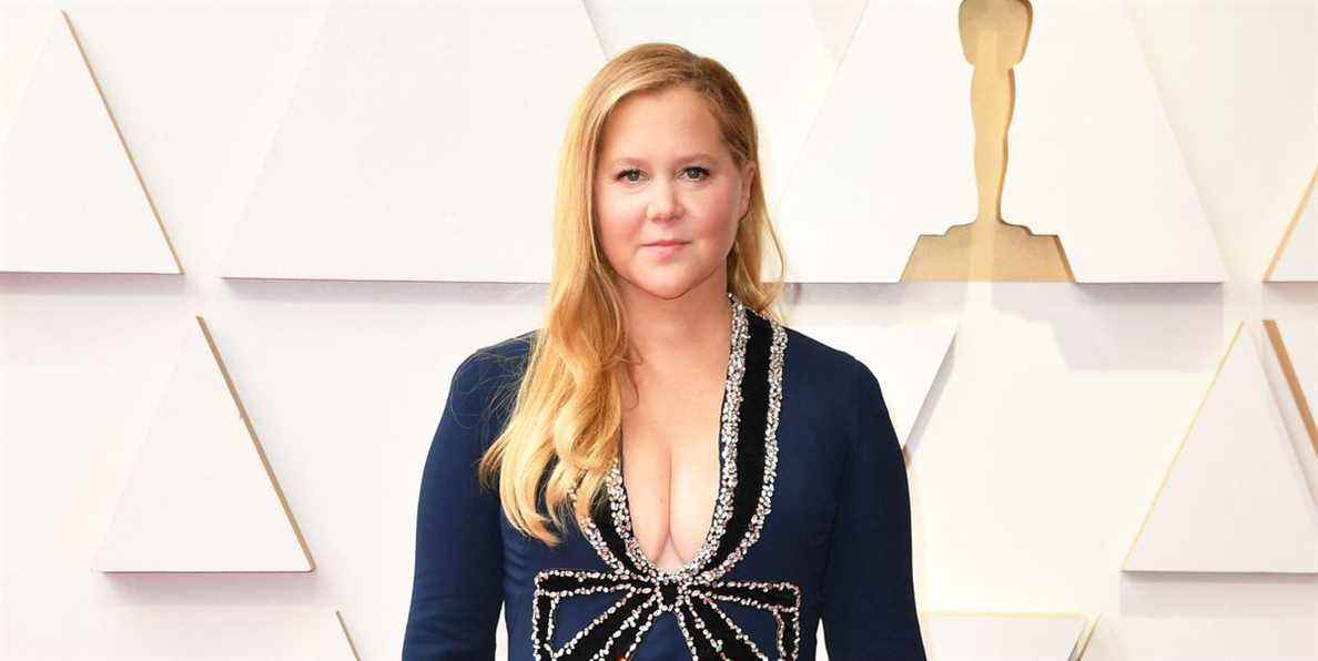 L'animatrice des Oscars Amy Schumer réagit à la confrontation entre Will Smith et Chris Rock

