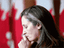 En plus des priorités des libéraux, la ministre des Finances, Chrystia Freeland, devra maintenant trouver de l'argent pour un nouveau programme de soins dentaires, plus de financement pour le logement et une grosse demande d'argent pour l'assurance-médicaments.