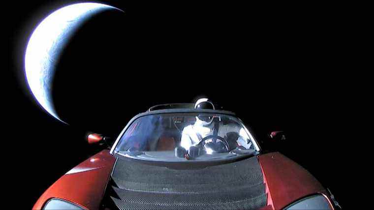 À quoi ressemble le Tesla Roadster de Musk après quatre ans dans l’espace ?  Nous avons demandé à un expert