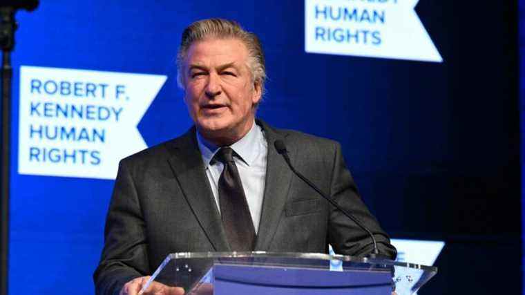 Alec Baldwin affirme que les poursuites contre Rust sont motivées par l’argent