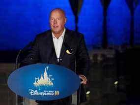 Bob Chapek, président de Walt Disney Parks and Resorts, prend la parole à Hong Kong, Chine, le 11 septembre 2015.