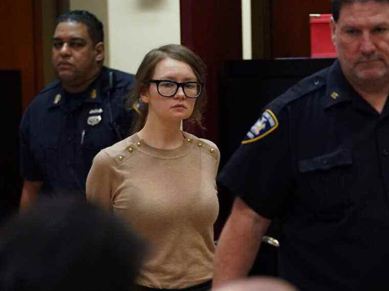 Anna Delvey pense qu’elle est «plus consciente d’elle-même» que la représentation d’elle par Julia Garner