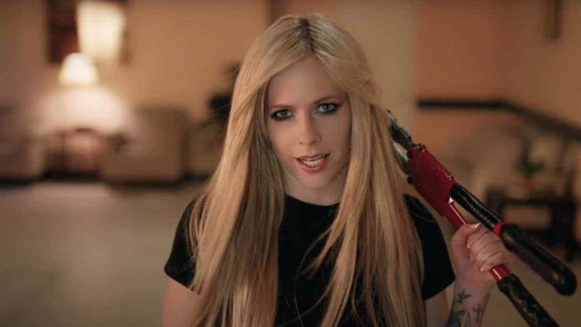 Avril Lavigne a le choix parfait pour la jouer dans un biopic aux côtés du film Sk8ter Boi prévu
