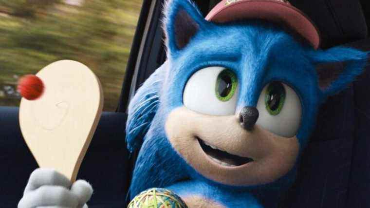 Ben Schwartz de Sonic The Hedgehog 2 montre à quel point il est dévoué à la suite, grâce à quelqu'un qui a volé son personnage dans une salle de cinéma
