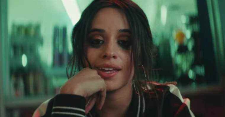 Camila Cabello remporte la rupture sur "Bam Bam"
