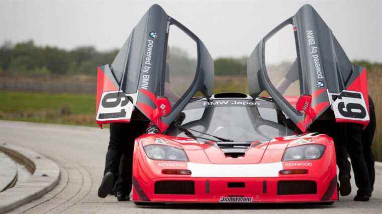 Ce gars a accidentellement pompé du diesel dans une voiture de course McLaren F1 GTR