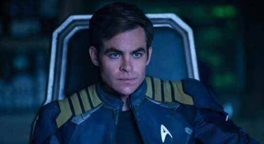 Chris Pine s'adresse au fait d'être une merveille nouvellement barbue après que les images soient devenues virales