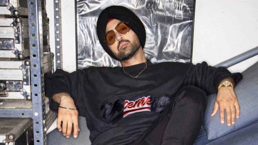 Diljit Dosanjh, acteur et chanteur indien, signe avec Warner Music Les plus populaires doivent être lus Inscrivez-vous aux newsletters Variety Plus de nos marques
	
	
