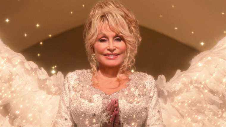 Dolly Parton veut que Kristin Chenoweth la joue dans un biopic
