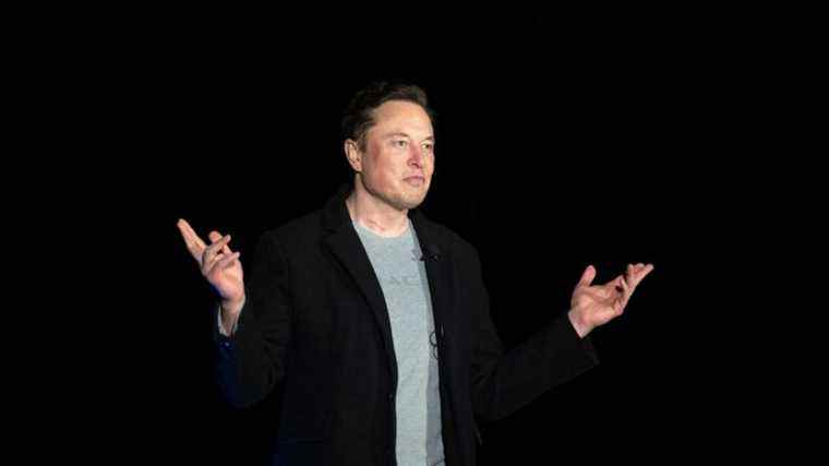 Elon Musk traite toujours la guerre en Ukraine comme une simple blague sur Twitter