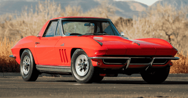 Immaculée, Top Flight Winning 1965 Chevy Corvette Sting Ray Up for Grabs