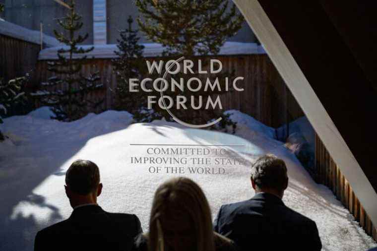 LILLEY: Le WEF est une organisation étrange mais ne dirige ni le Canada ni le monde