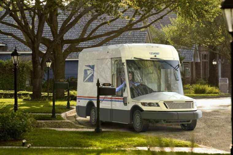 L’USPS double sa commande de camions de courrier électrique de nouvelle génération