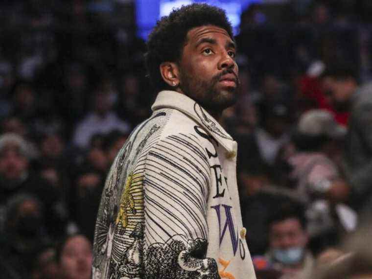 La NBA inflige une amende aux Nets pour avoir laissé Kyrie Irving entrer dans les vestiaires