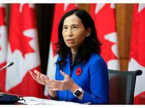 PHOTO DE DOSSIER: L'administratrice en chef de la santé publique du Canada, la Dre Theresa Tam, prend la parole lors d'une conférence de presse tenue pour discuter de la réponse du pays à la maladie à coronavirus (COVID-19) à Ottawa, Ontario, Canada le 6 novembre 2020. REUTERS / Patrick Doyle / File Photo ORG XMIT : FW1