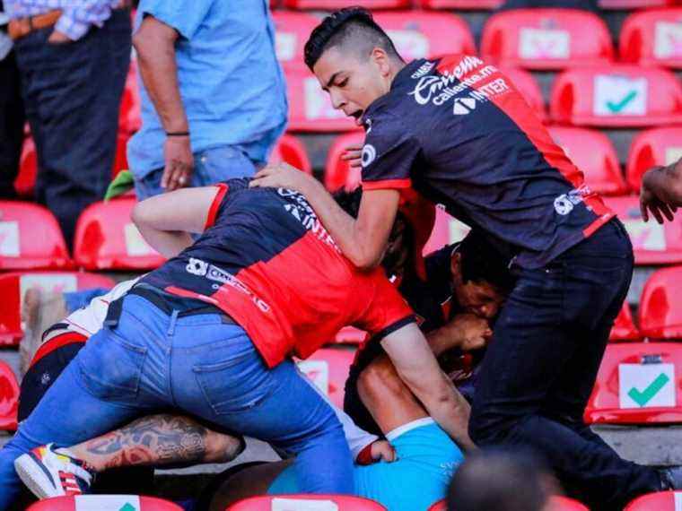 La ligue mexicaine de football suspend les matchs de Querétaro après une bagarre blessant 26 personnes