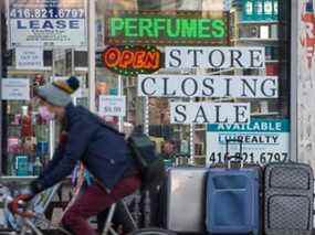 La dernière enquête trimestrielle de la Chambre de commerce du Canada sur la conjoncture économique suggère que les entreprises ont du mal à absorber des coûts plus élevés et finiront par augmenter leurs propres prix pour les récupérer.