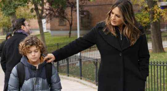 Law And Order: L'acteur Noah Benson de SVU partage des histoires "impressionnantes" de BTS sur la pendaison avec Mariska Hargitay et Ice-T